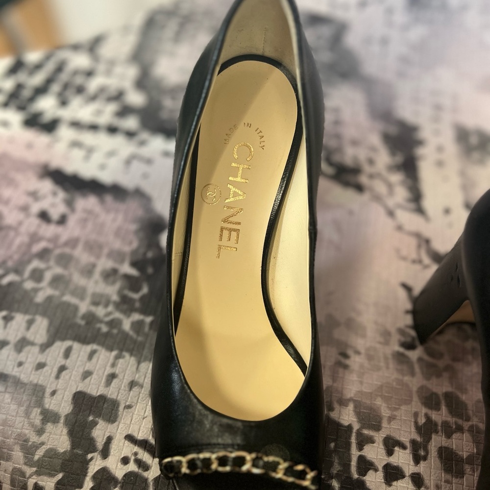 CHANEL NIB G31531 Size 36 Women's Black Peep Toe Pump Chain Lambskin Black new - Picture 8 of 8